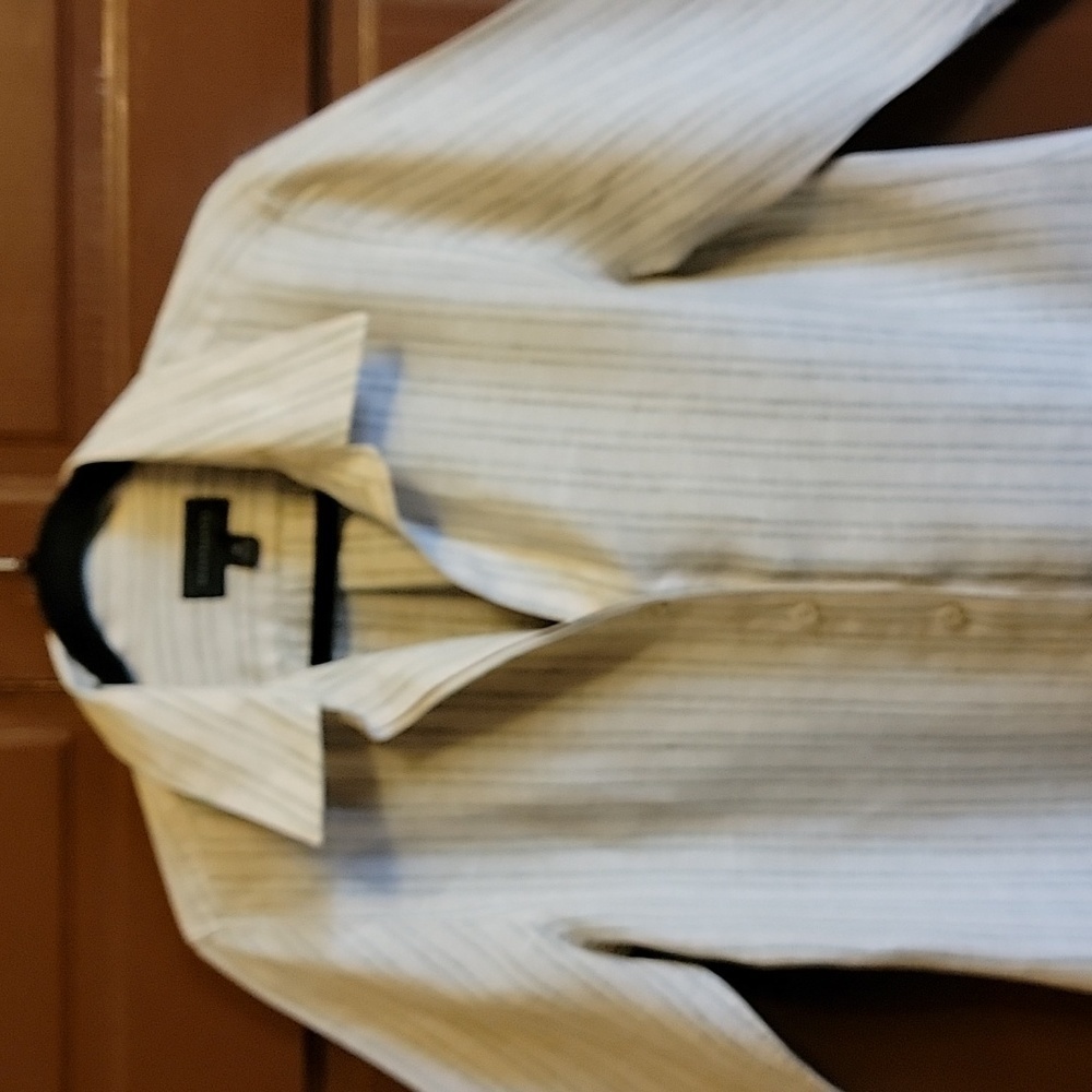 Investments-Linen green/ bge 3/4 sleeved collared shirt  Size 8
